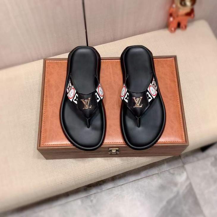 Picture of Louis Vuitton Slippers _SKULVsz38-45jyh0358854